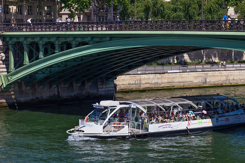 Paris - Schiff Ausflug mit dem Boot auf der Seine